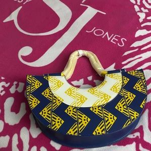 Sassy Jones Vanessa.